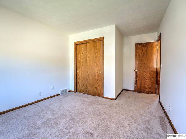 17631 Monroe Street, Omaha, NE 68135