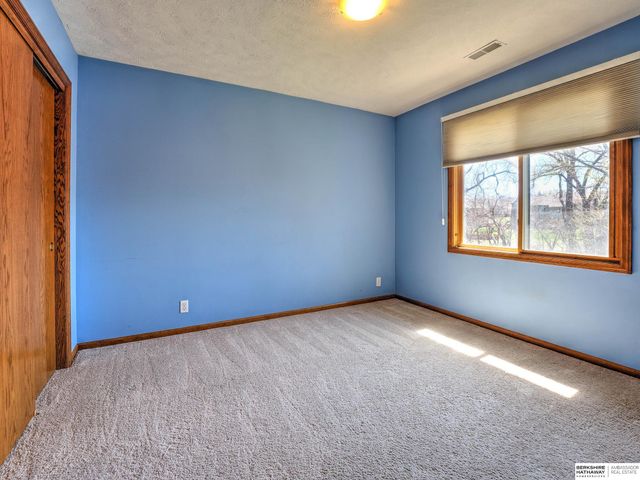 17631 Monroe Street, Omaha, NE 68135