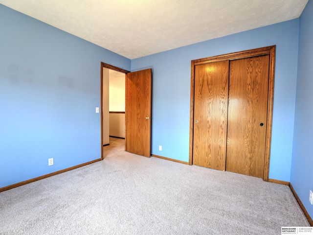 17631 Monroe Street, Omaha, NE 68135