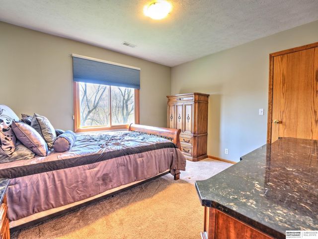 17631 Monroe Street, Omaha, NE 68135