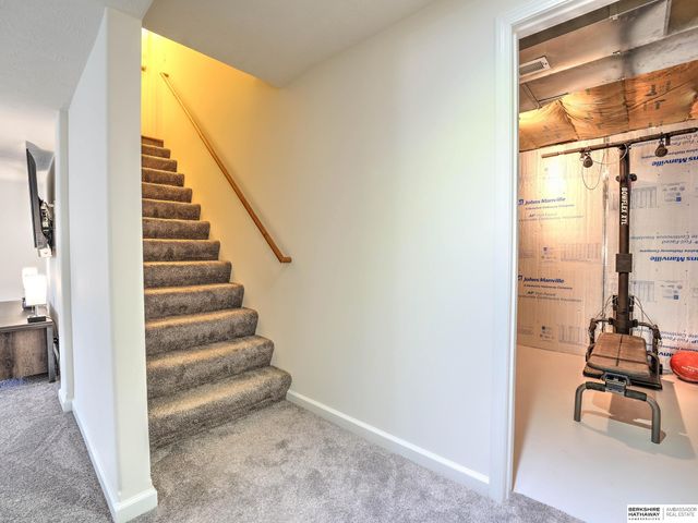 17631 Monroe Street, Omaha, NE 68135