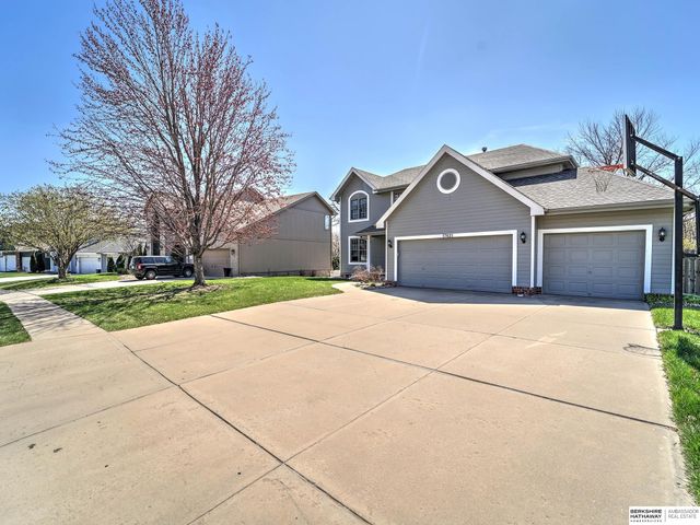 17631 Monroe Street, Omaha, NE 68135