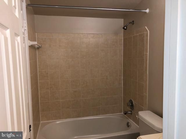 5803 PORTLAND DR, Woodbridge, VA 22193