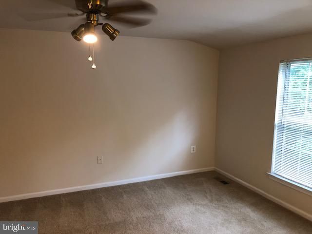 5803 PORTLAND DR, Woodbridge, VA 22193