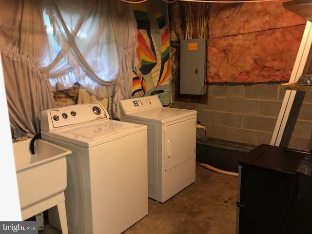 5803 PORTLAND DR, Woodbridge, VA 22193