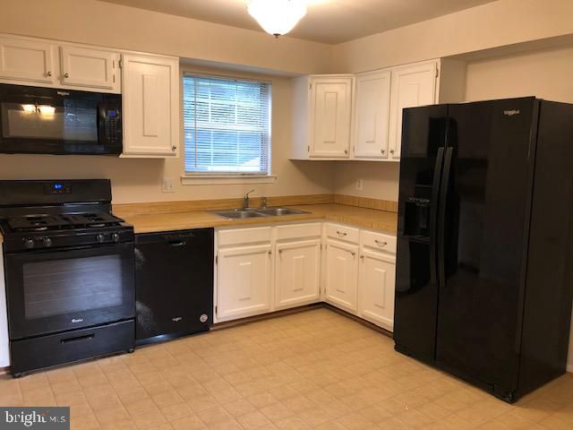 5803 PORTLAND DR, Woodbridge, VA 22193