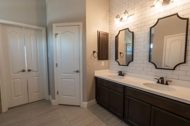 156 Pine Island LN, Leander, TX 78641