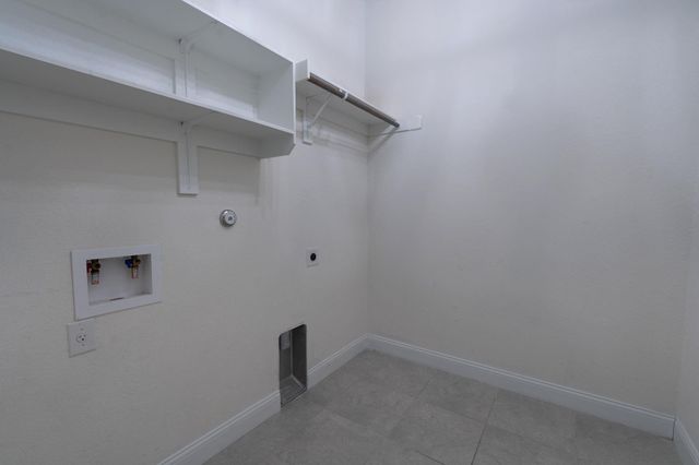 156 Pine Island LN, Leander, TX 78641