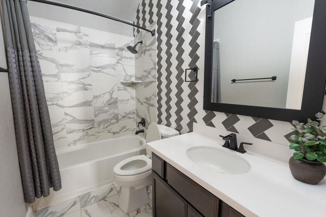 156 Pine Island LN, Leander, TX 78641