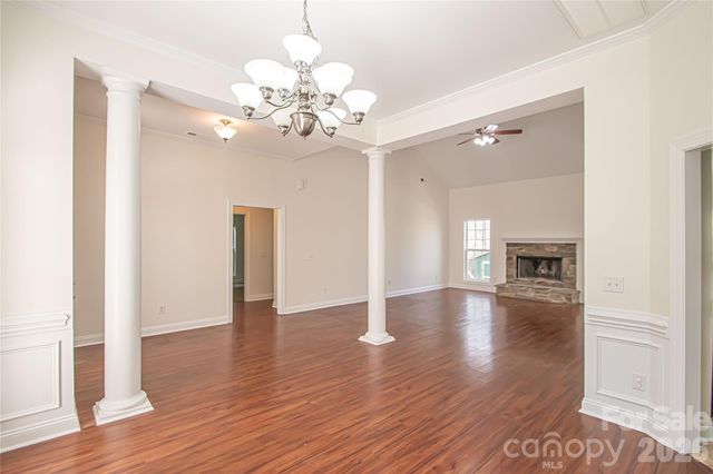 2725 Lakeview Circle, Matthews, NC 28105