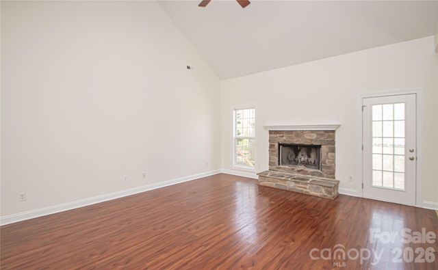 2725 Lakeview Circle, Matthews, NC 28105