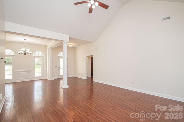 2725 Lakeview Circle, Matthews, NC 28105