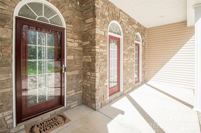 2725 Lakeview Circle, Matthews, NC 28105