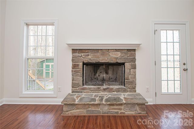 2725 Lakeview Circle, Matthews, NC 28105