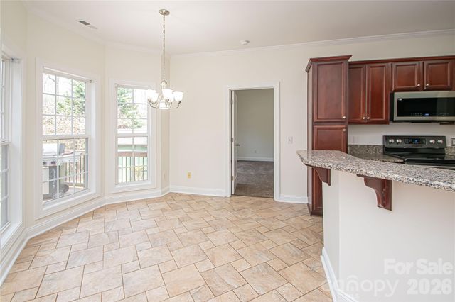 2725 Lakeview Circle, Matthews, NC 28105