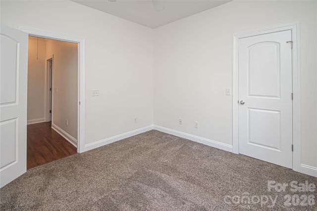 2725 Lakeview Circle, Matthews, NC 28105