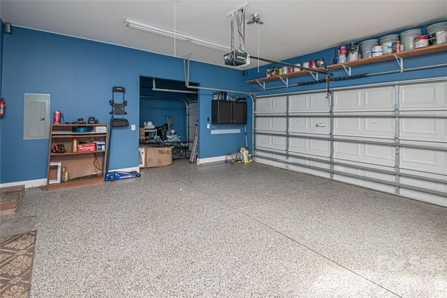 2725 Lakeview Circle, Matthews, NC 28105