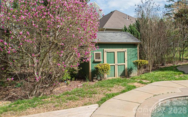 2725 Lakeview Circle, Matthews, NC 28105