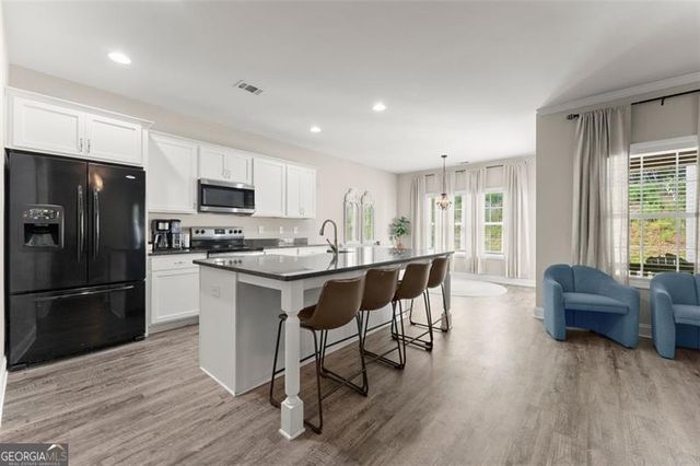 6357 Woodland Station Drive, Lula, GA 30554