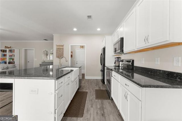 6357 Woodland Station Drive, Lula, GA 30554