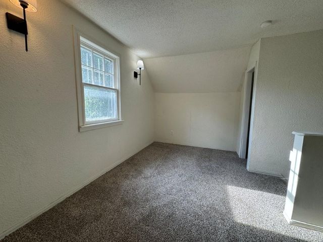 1323 W 29th Street, Independence, MO 64052