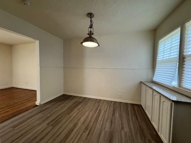 1323 W 29th Street, Independence, MO 64052