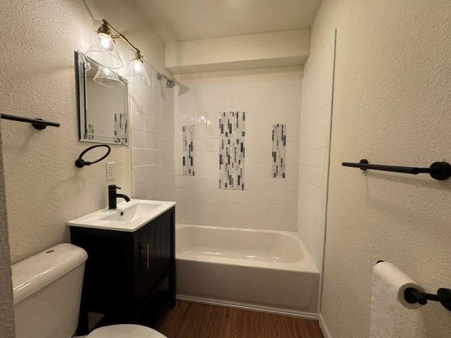 1323 W 29th Street, Independence, MO 64052