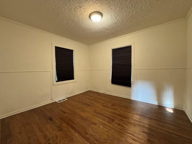 1323 W 29th Street, Independence, MO 64052