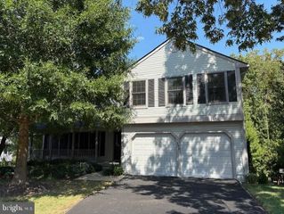 7359 SILVER PINE DR, Springfield, VA 22153