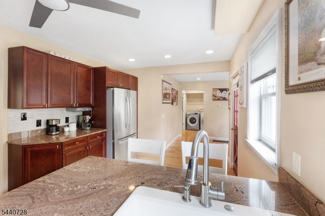 34 Orchard Sq, Caldwell Boro Twp., NJ 07006