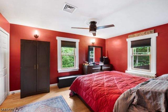 34 Orchard Sq, Caldwell Boro Twp., NJ 07006