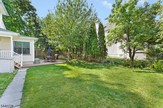 34 Orchard Sq, Caldwell Boro Twp., NJ 07006