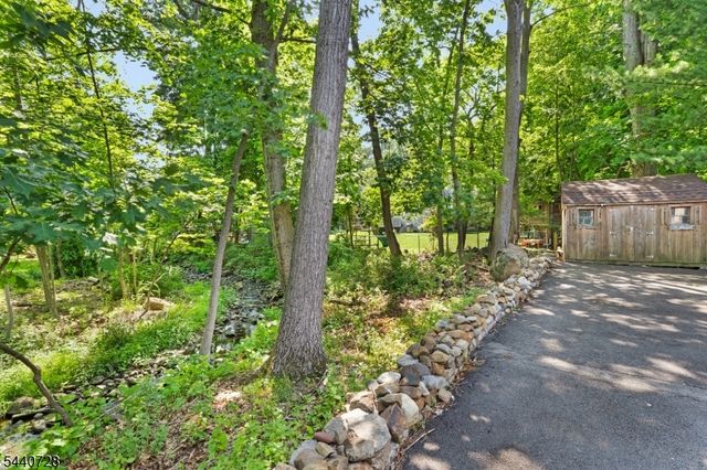 34 Orchard Sq, Caldwell Boro Twp., NJ 07006