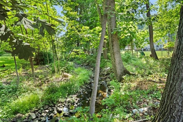 34 Orchard Sq, Caldwell Boro Twp., NJ 07006