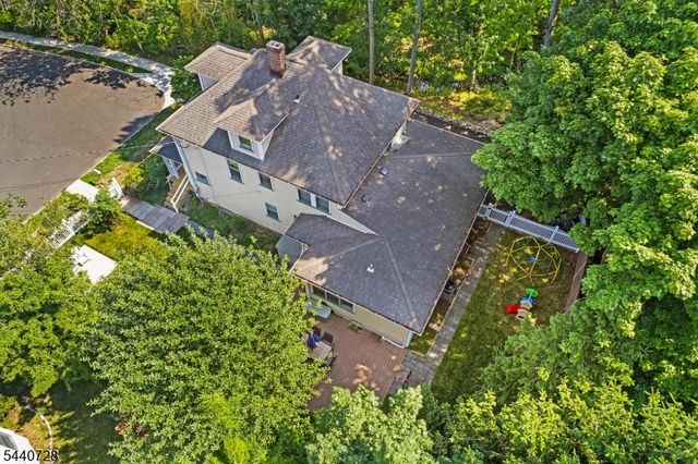 34 Orchard Sq, Caldwell Boro Twp., NJ 07006