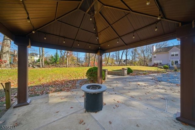 2 Southwoods Ln, Jefferson Twp., NJ 07438