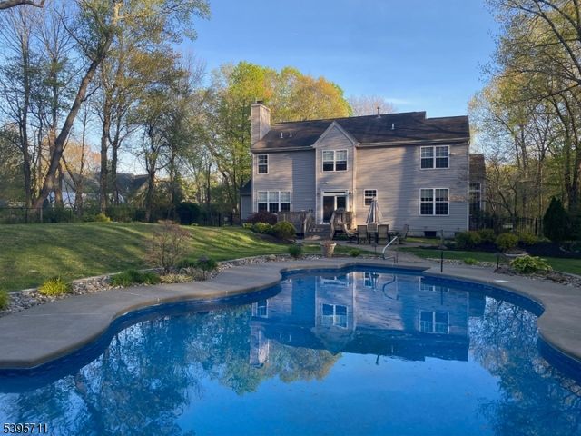 2 Southwoods Ln, Jefferson Twp., NJ 07438