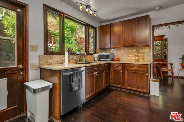9859 Easton Drive, Beverly Hills, CA 90210