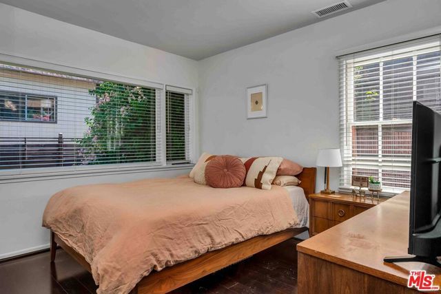 9859 Easton Drive, Beverly Hills, CA 90210