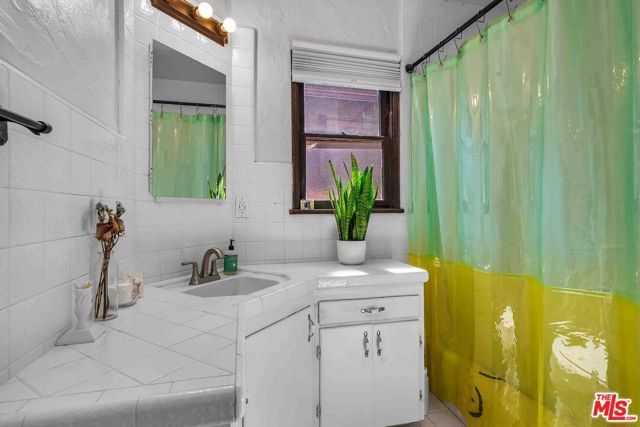 9859 Easton Drive, Beverly Hills, CA 90210