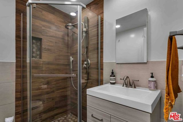 9859 Easton Drive, Beverly Hills, CA 90210