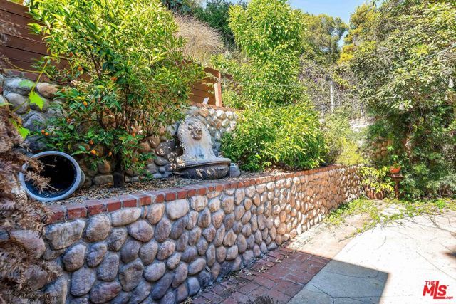 9859 Easton Drive, Beverly Hills, CA 90210