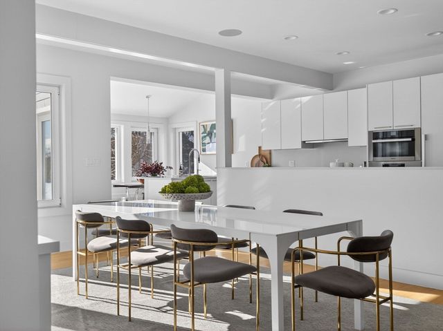 49 Powisset St, Dover, MA 02030