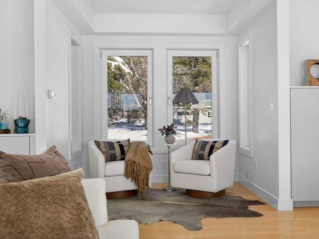 49 Powisset St, Dover, MA 02030