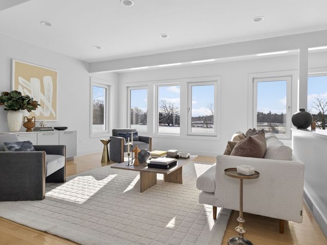 49 Powisset St, Dover, MA 02030