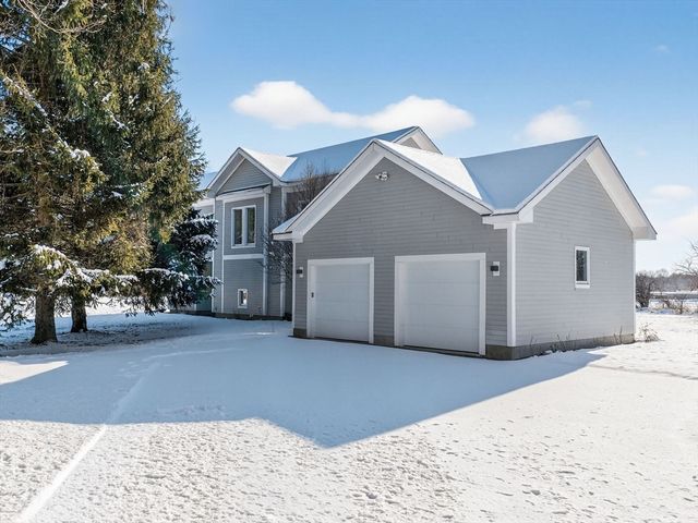 49 Powisset St, Dover, MA 02030