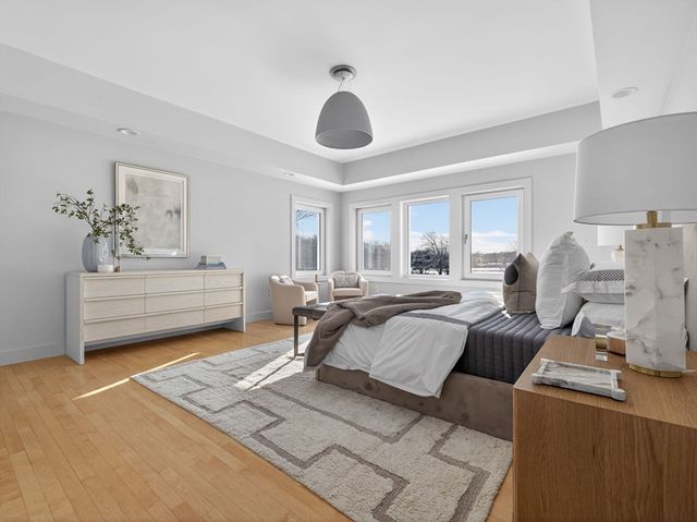 49 Powisset St, Dover, MA 02030