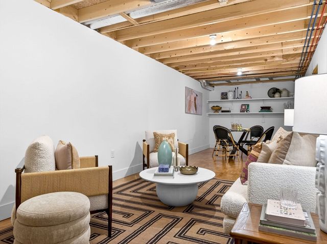 49 Powisset St, Dover, MA 02030