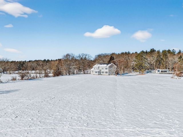 49 Powisset St, Dover, MA 02030