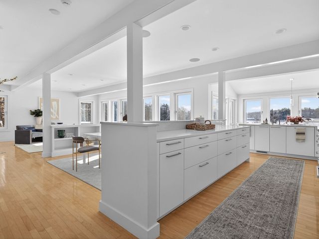 49 Powisset St, Dover, MA 02030